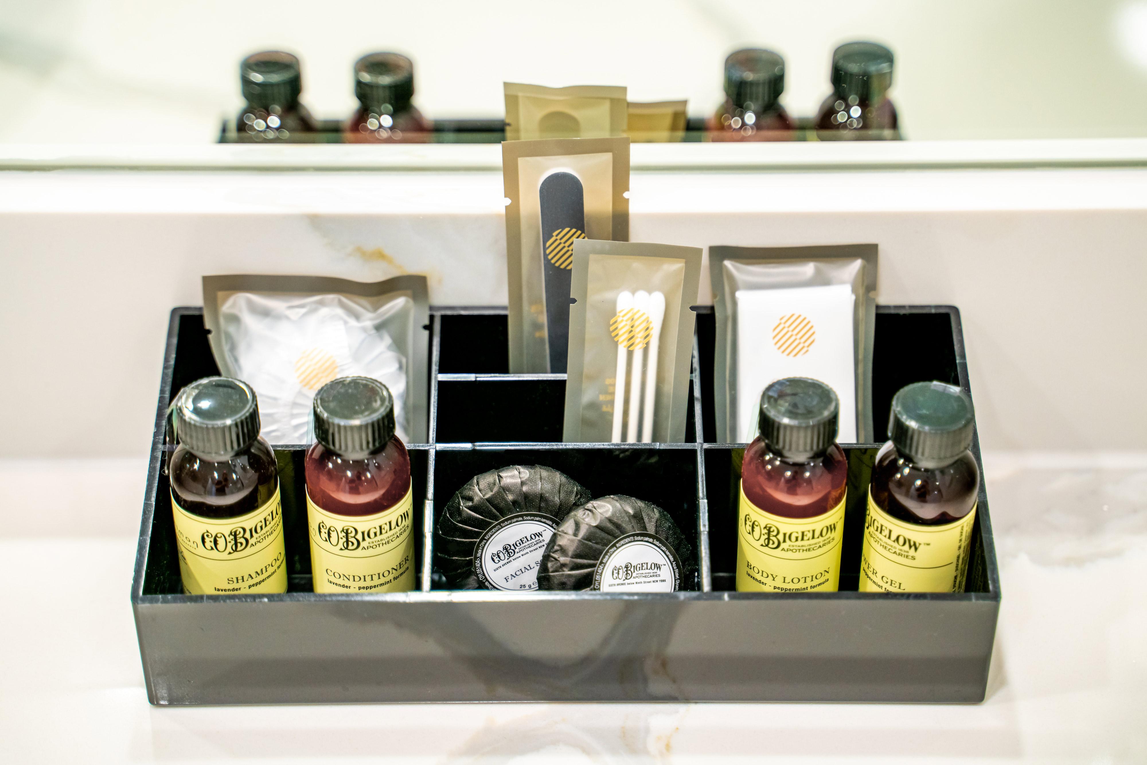 Pullman Cairns International Hotel Eksteriør billede A typical hotel amenity kit