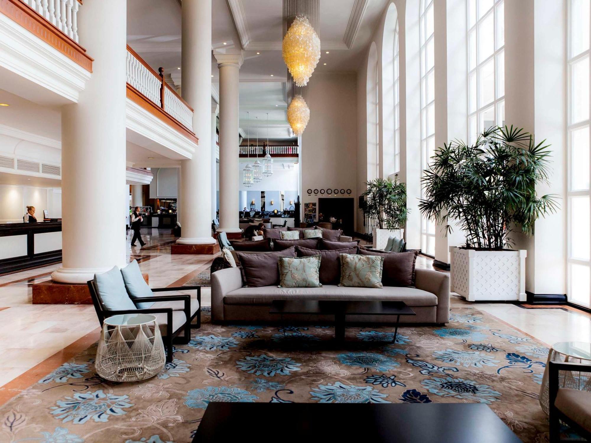 Pullman Cairns International Hotel Eksteriør billede The lobby of the hotel