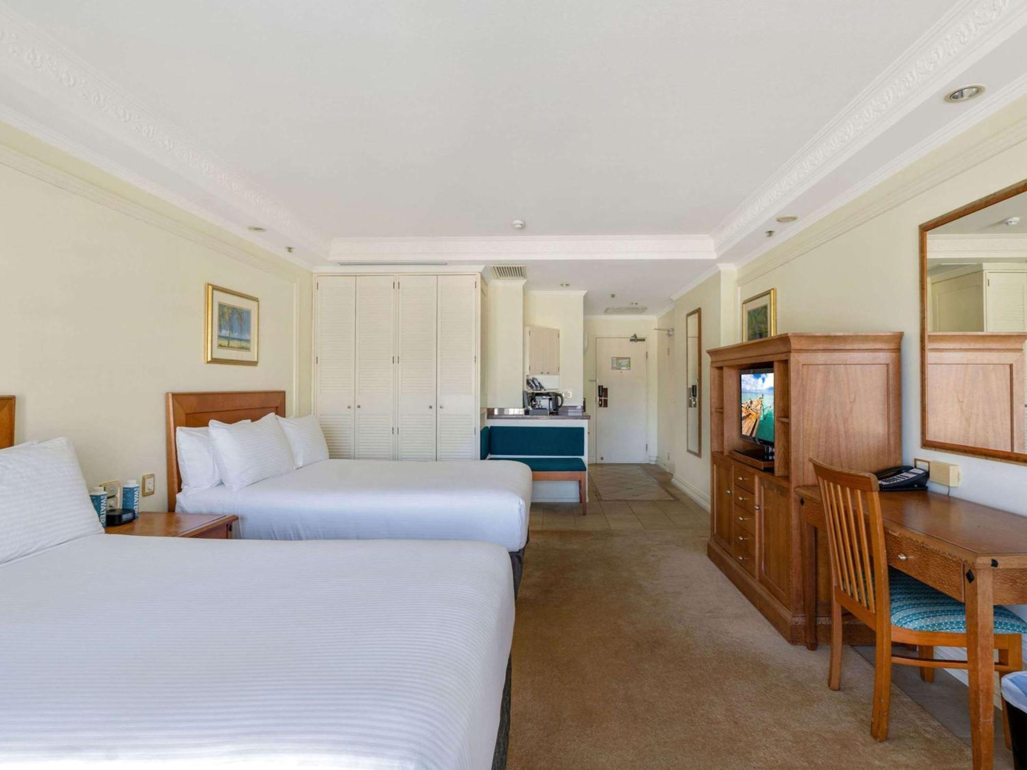 Pullman Cairns International Hotel Eksteriør billede A room at the hotel