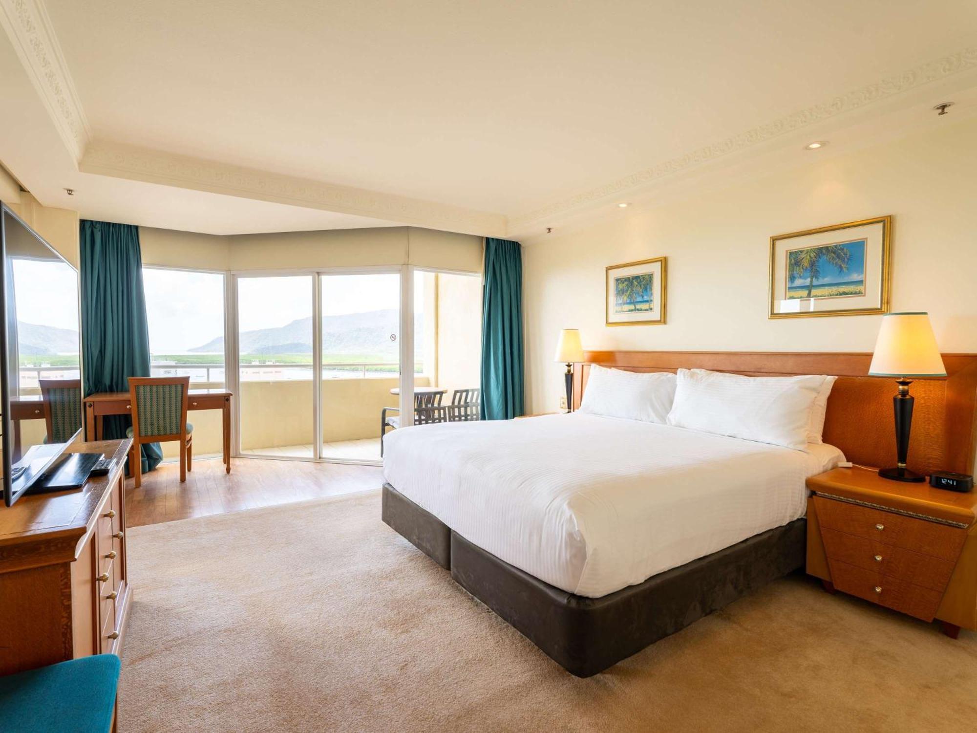 Pullman Cairns International Hotel Eksteriør billede A room at the hotel