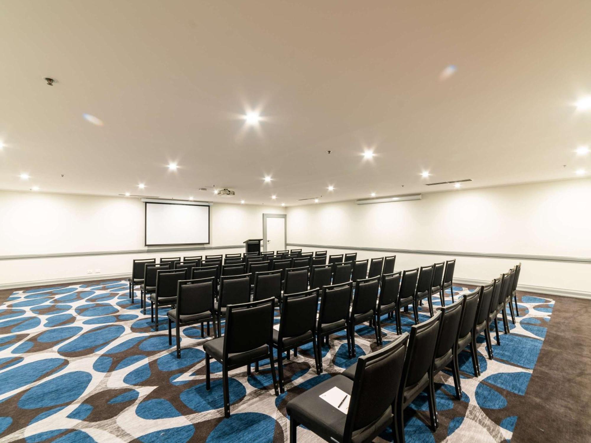 Pullman Cairns International Hotel Eksteriør billede Meeting room at the hotel
