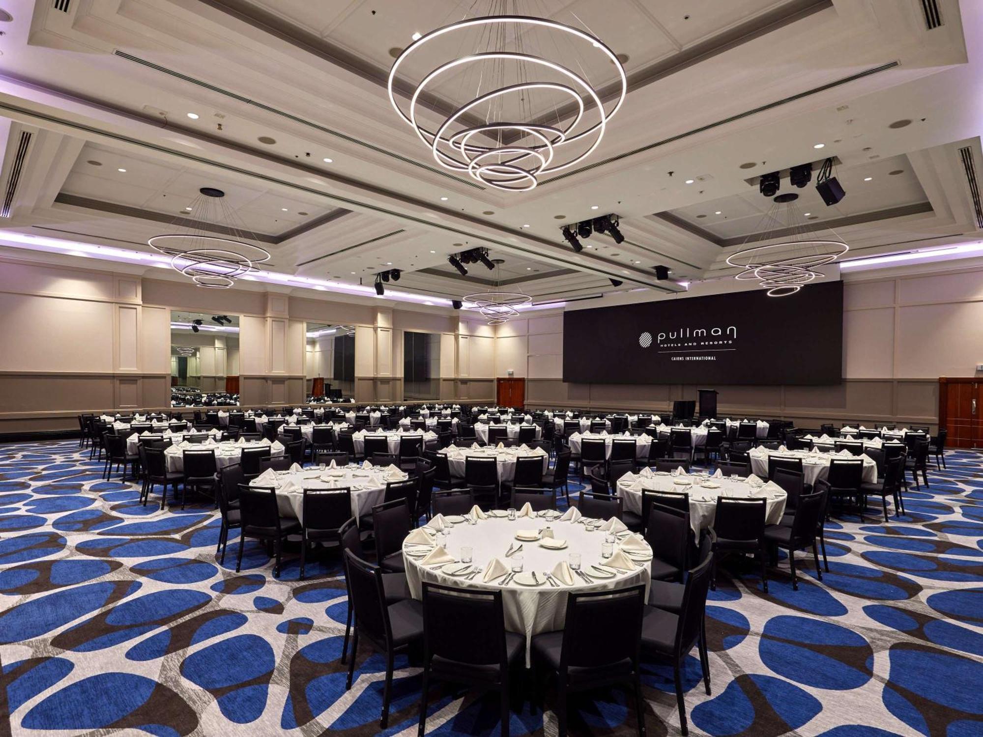 Pullman Cairns International Hotel Eksteriør billede Ballroom